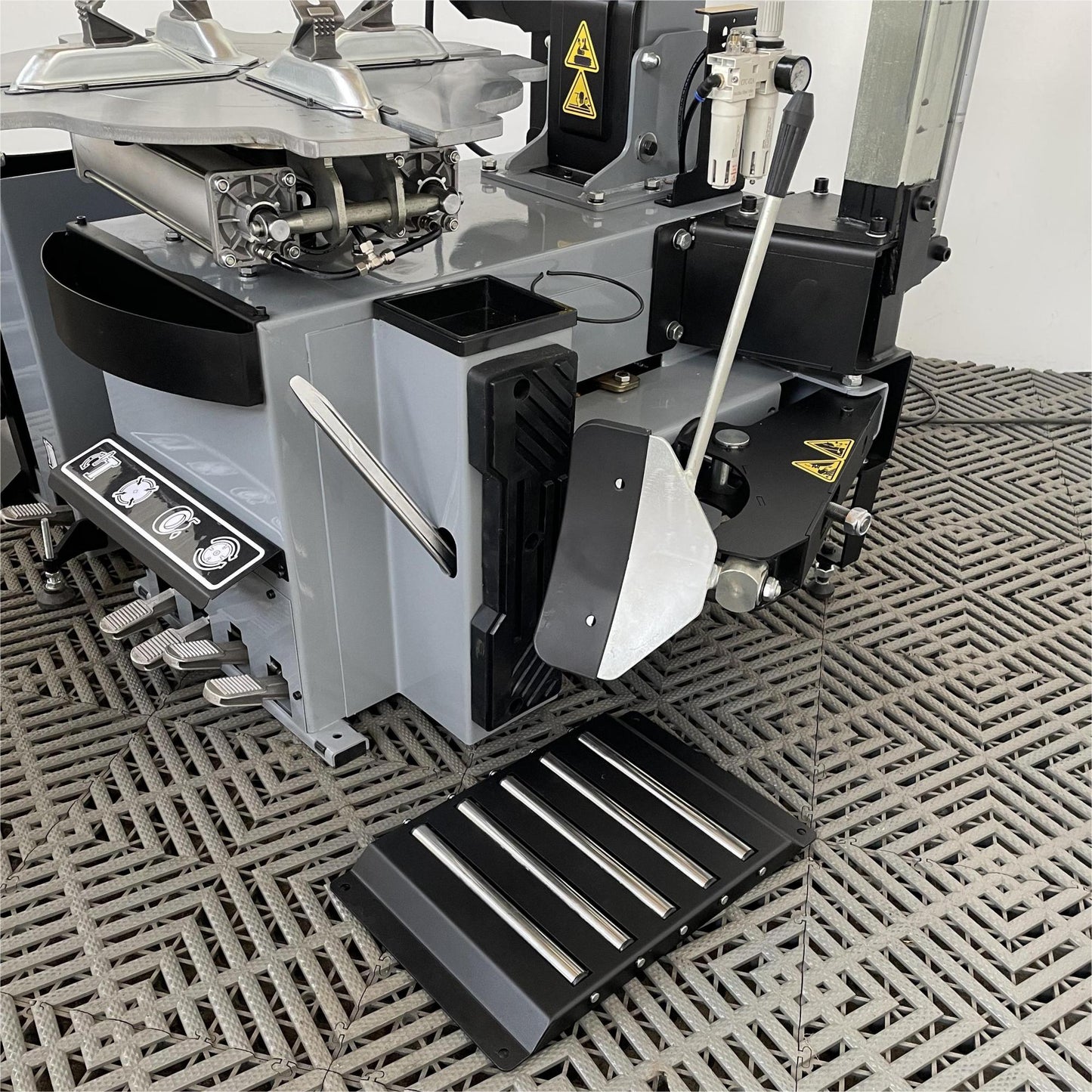 Tire Stand for Tire Changer Machine, Rolling Plate, Tire Support Platform, Tyre Roller, Auxiliary Accessories