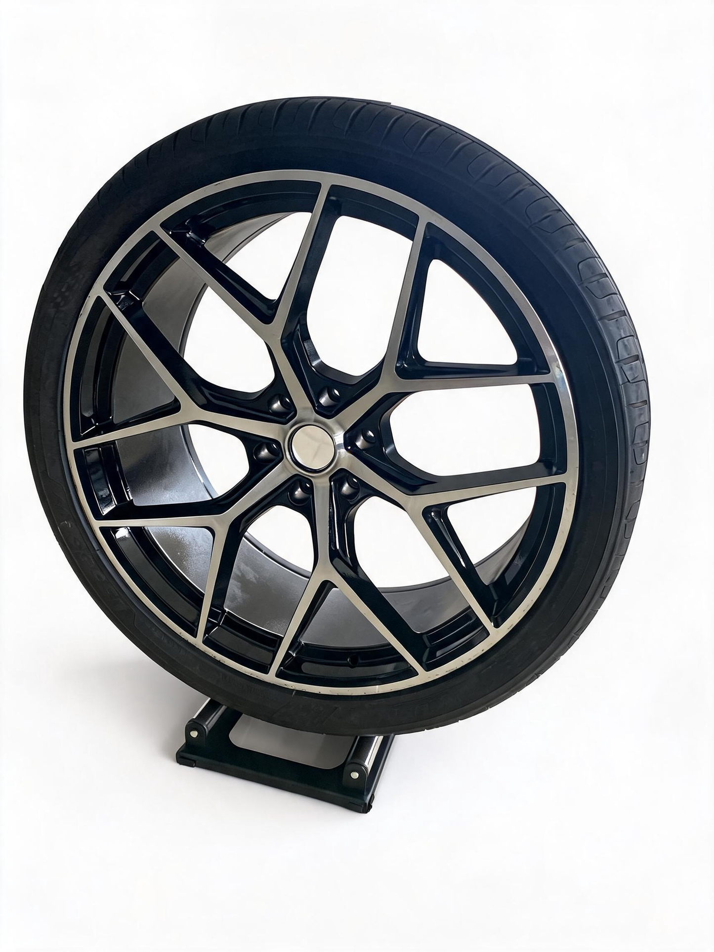 Wheel Cleaning Roller Stand for Tire Washing and Detailing