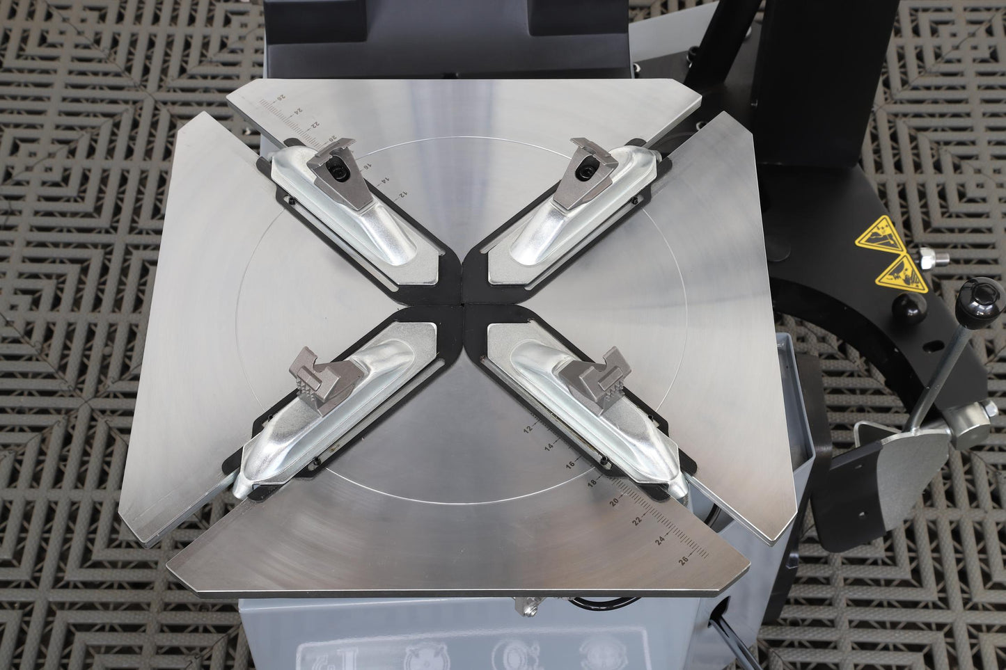 RebarTech Tire Changer Machine, Pneumatic Tyre Changing Equipment for Tyre Repair Shop